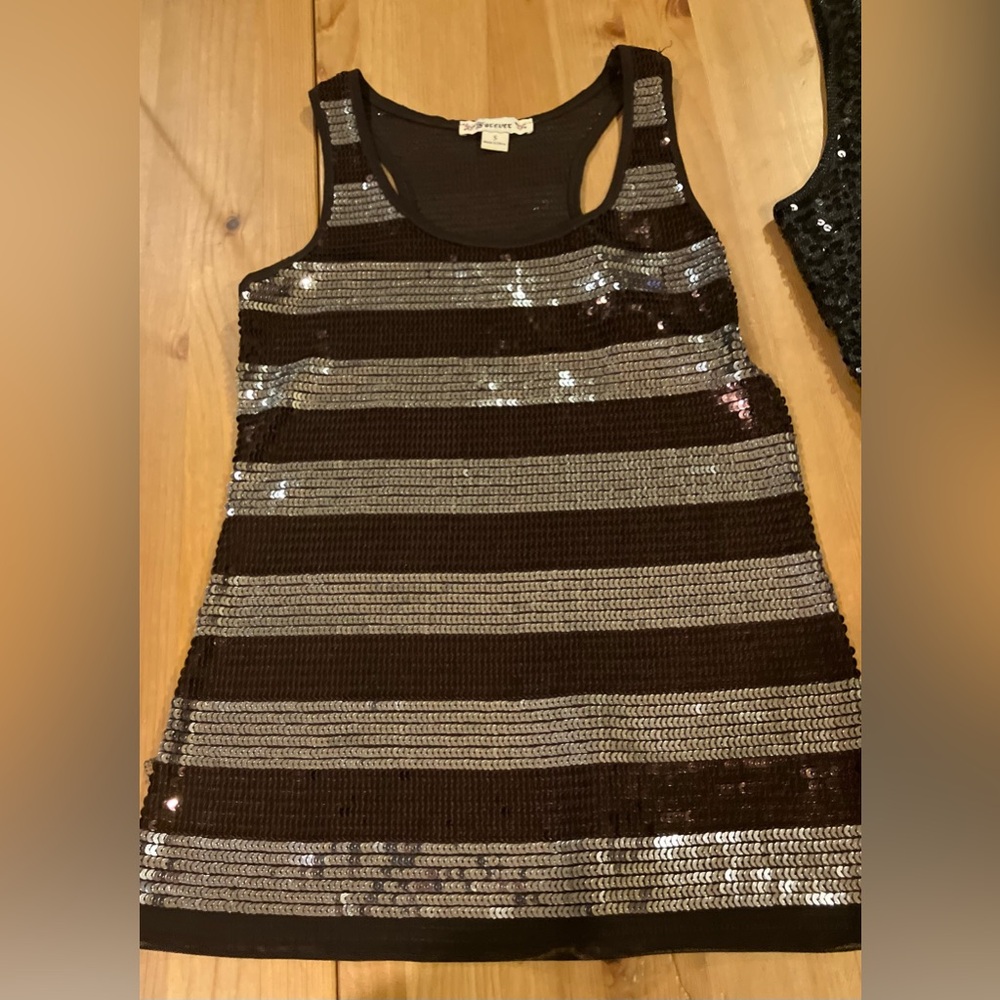 3 Shiny Tanks Size XS & Small Express Sequin blue, black & NWT Tank & Forever 21 - Picture 6 of 13